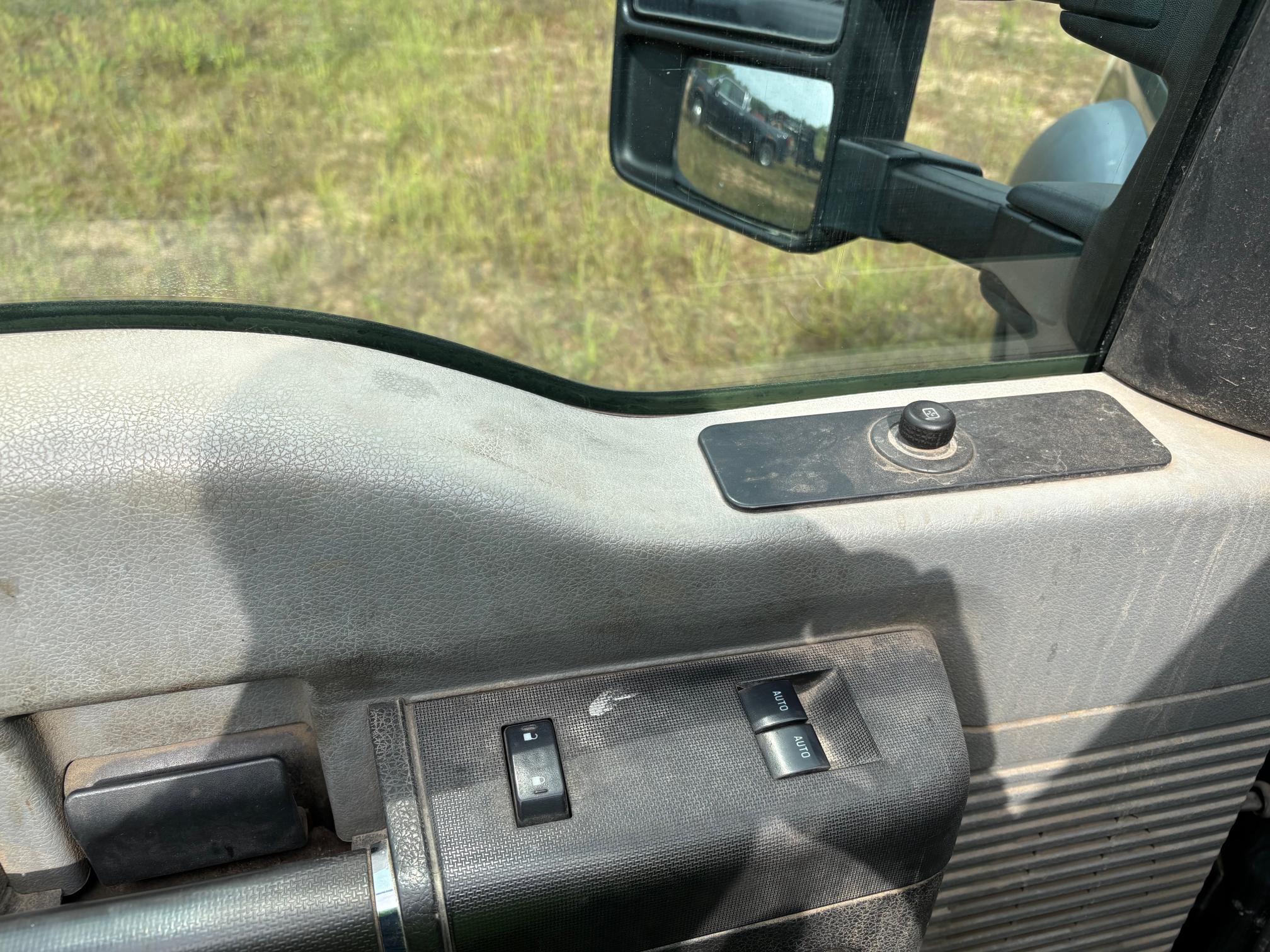 2015 FORD F450 - Image 14